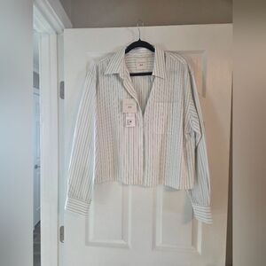 Uniqlo Cropped Dress Shirt. Size Large.